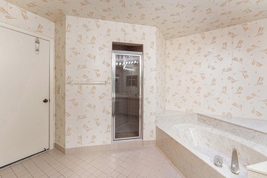 DISCOVER THE INCREDIBLE POTENTIAL OF THIS SPACIOUS VILLA IN A - photo 15