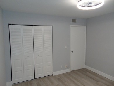 BEAUTIFUL ! MOVE RIGHT IN. GREAT UPDATED FIRST FLOOR CONDO IN - photo 17