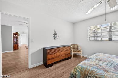Welcome to easy, carefree living in this beautifully maintained - photo 22
