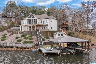 Lake Tuscaloosa Home For Sale in Northport Alabama