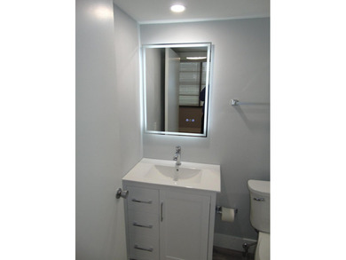 BEAUTIFUL ! MOVE RIGHT IN. GREAT UPDATED FIRST FLOOR CONDO IN - photo 38