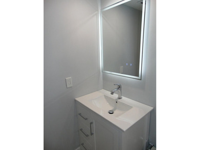 BEAUTIFUL ! MOVE RIGHT IN. GREAT UPDATED FIRST FLOOR CONDO IN - photo 41