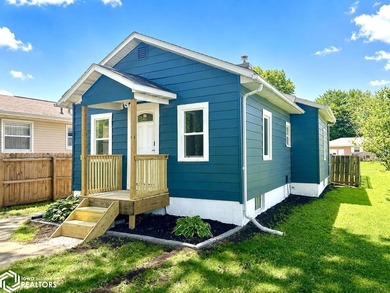Step Inside To This Beautifully Updated 2 Bed, 1 Bath Home - photo 1