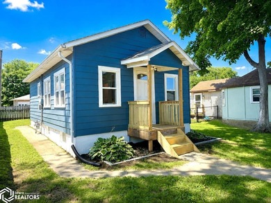 Step Inside To This Beautifully Updated 2 Bed, 1 Bath Home - photo 2