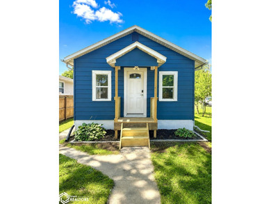 Step Inside To This Beautifully Updated 2 Bed, 1 Bath Home - photo 3