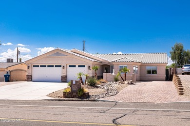 Looking for a move-in ready home or a solid  investment? This - photo 2