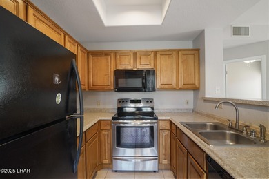 Updated lower-level condo located in the desirable Lakeshore - photo 7