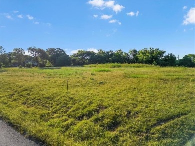This prime piece of real estate in Lake Worth offers a fantastic - photo 6