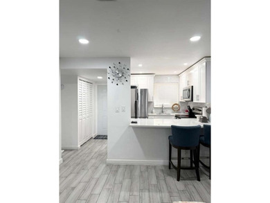 Lake Condo For Sale in Sunrise, Florida