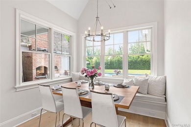 Quiet luxury meets Hamptons ease at 2 Emma's Path. Set on 0.68 - photo 6