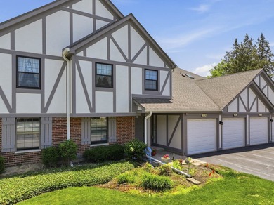 Enjoy easy main-floor living with beautiful golf course views - photo 1