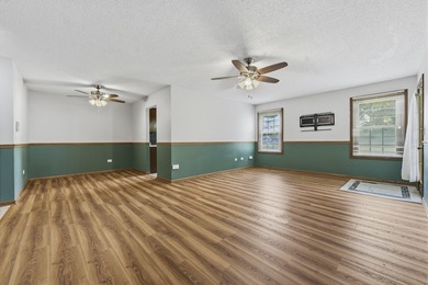 Enjoy easy main-floor living with beautiful golf course views - photo 3