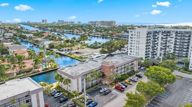 Boater's paradise awaits! This exceptional pet-friendly - photo 3