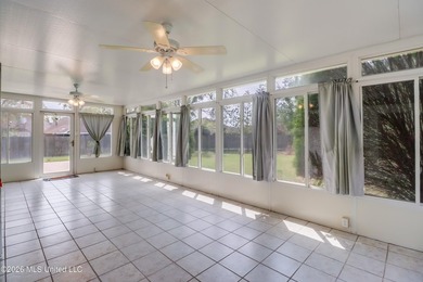 Spacious 4-Bedroom Home in Stonebridge Neighborhood Large - photo 15