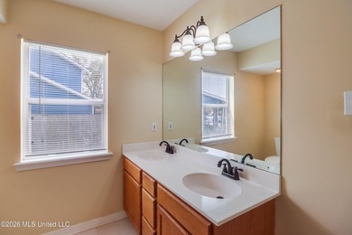 Spacious 4-Bedroom Home in Stonebridge Neighborhood Large - photo 19