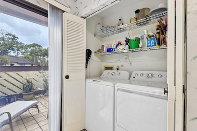 Welcome to this charming and spacious 3-bedroom, 2-bathroom - photo 6