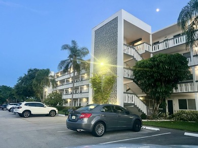 2/2 in Deerfield Beach Century Village 55+ Active Community - photo 2