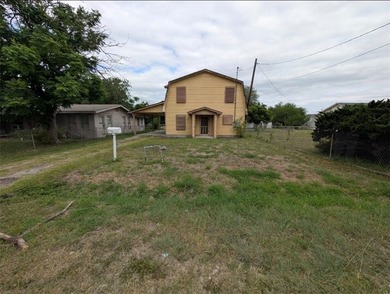 Spacious 2 story home needing a little TLC to bring it back to - photo 14