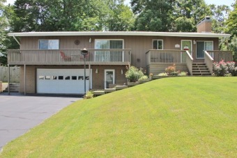 LAKE FRONT,LAKE VIEW & DOCK! PRICED @ APPRAISED VALUE! SOLD - Lake Home SOLD! in Scottsville, Kentucky