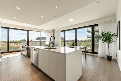  Condo For Sale in Montréal (Le Sud-Ouest) 