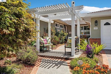 MAJOR Price Improvement! Reduced by $100,000. Exceptional Value! - photo 6
