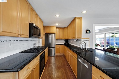 MAJOR Price Improvement! Reduced by $100,000. Exceptional Value! - photo 10