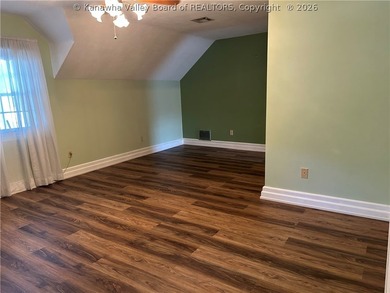 Always a favorite of mine! This is a beautiful colonial home - photo 31