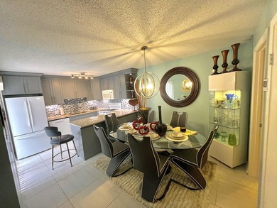 Bright, fully renovated and turnkey 2BR/2.5BA townhome in Lago - photo 4