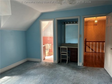 Always a favorite of mine! This is a beautiful colonial home - photo 37