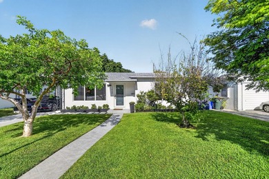 Welcome to this charming single-story residence Great - photo 1