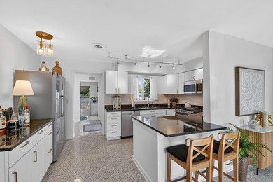 Welcome to this charming single-story residence Great - photo 8