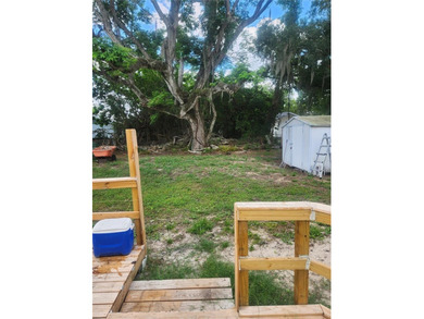 Florida charm in this cute, cozy Bungalow!   The interior has - photo 6
