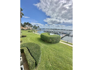 RARELY AVAILABLE GATED COMMUNITY 2/2 DIRECT INTRACOASTAL & - photo 2