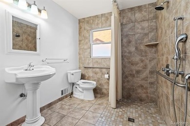 *OFFERS DUE MONDAY, JULY 20 @ NOON* Owned by the same family for - photo 22
