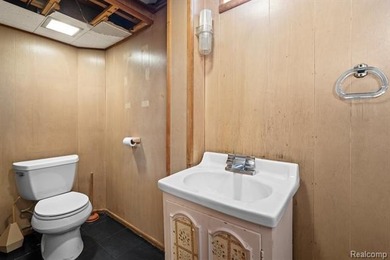 *OFFERS DUE MONDAY, JULY 20 @ NOON* Owned by the same family for - photo 34