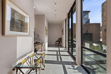 This extraordinary Guadalupe waterfront estate embodies vacation - photo 4