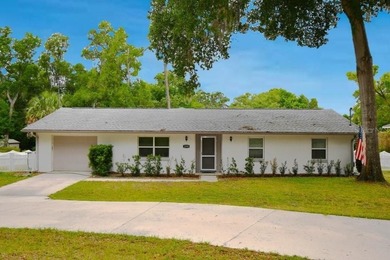 East Crooked Lake Home For Sale in Eustis Florida