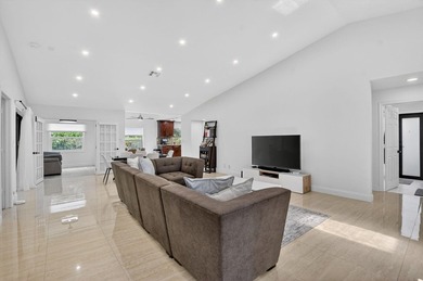 Welcome to this thoughtfully designed 3-bedroom, 2.5-bathroom - photo 7