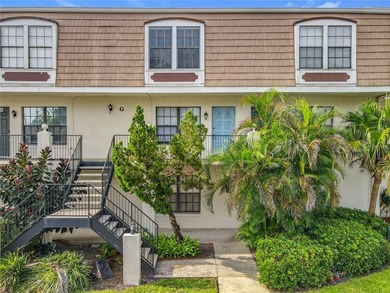 Charming 3 bedroom, 2bath condo in the desirable Village Square - photo 2