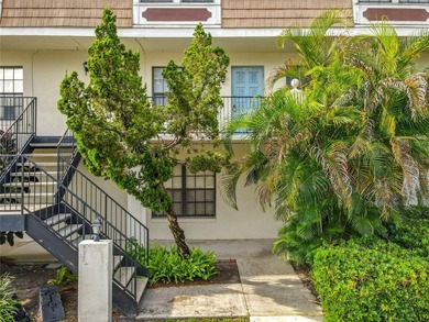 Charming 3 bedroom, 2bath condo in the desirable Village Square - photo 3