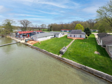 THREE EXCEPTIONAL WATERFRONT HOMES OFFERED AS A PACKAGE! - photo 4