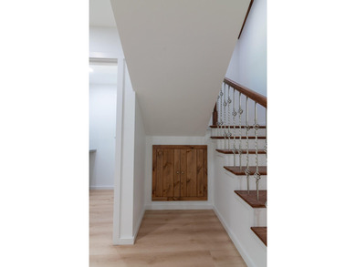 Welcome to 1 Winter Drive. This Custom-built contemporary home - photo 17