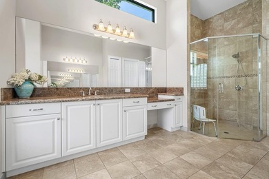 Beautifully upgraded 5-bedroom Colonnade residence set on an - photo 21