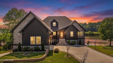 Waterfront living on the French Broad River! Welcome to 9712 - photo 2
