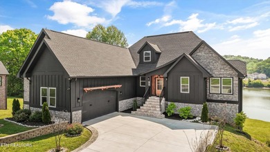 Waterfront living on the French Broad River! Welcome to 9712 - photo 3