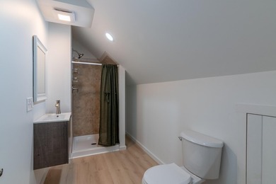 Welcome to 1 Winter Drive. This Custom-built contemporary home - photo 34