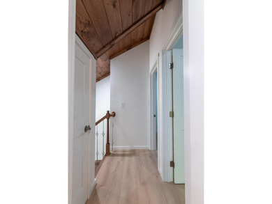 Welcome to 1 Winter Drive. This Custom-built contemporary home - photo 37
