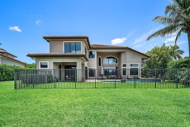 Beautifully upgraded 5-bedroom Colonnade residence set on an - photo 39