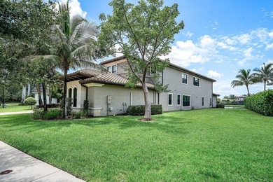 Beautifully upgraded 5-bedroom Colonnade residence set on an - photo 43