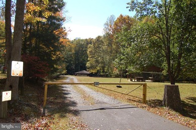 Shared waterfront lot with a slip in the sought-after - photo 4